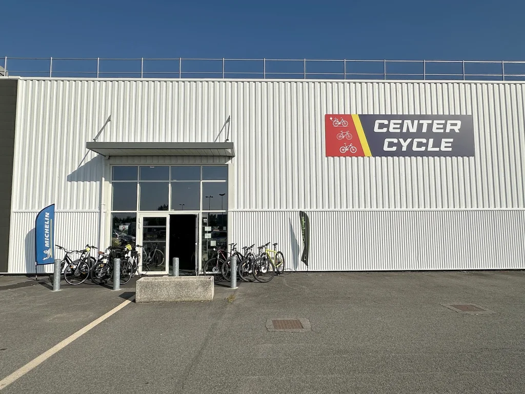 La façade du magasin Center Cycle de Janzé